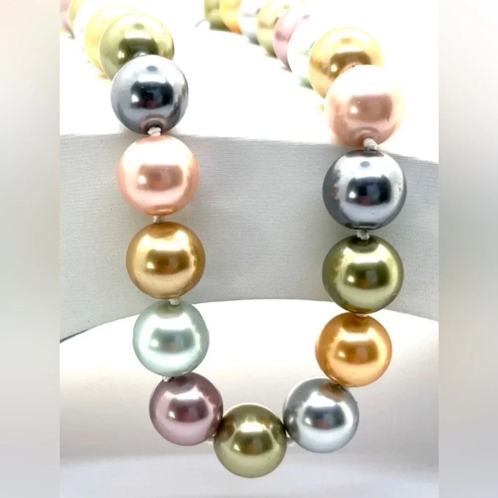 Kenneth Jay Lane 2009 Inaugural Simulated Pastel Pearl Necklace Signed Vintage